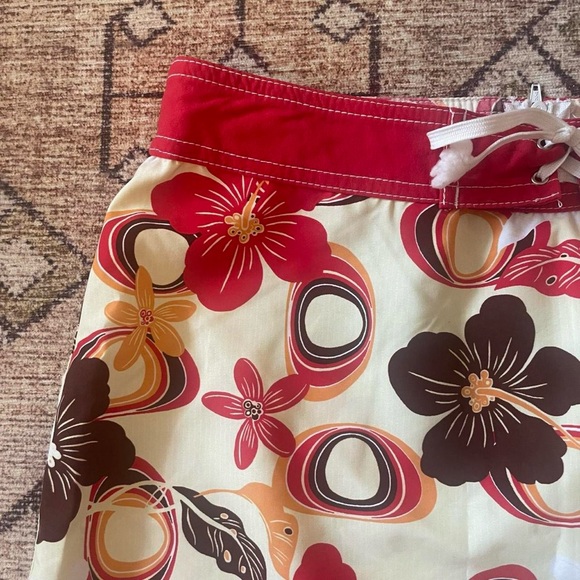 Women's Vintage Y2K Patagonia Floral Swim Skirt - Picture 2 of 8